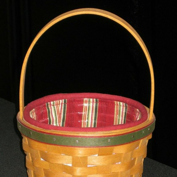 LONGABERGER 2005 CHRISTMAS BASKET WITH HOLIDAY STRIPE LINER & PROTECTOR - Picture 2 of 11